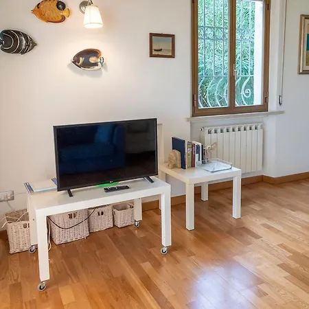 N269 - Numana, Singola Quadrilocale Con Giardino