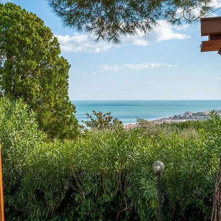 N269 - Numana, Singola Quadrilocale Con Giardino